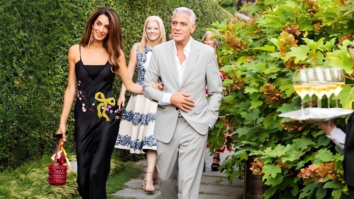Les jardins de la villa de George Clooney au bord du lac de Côme dévoilés par les photos d’une invitée