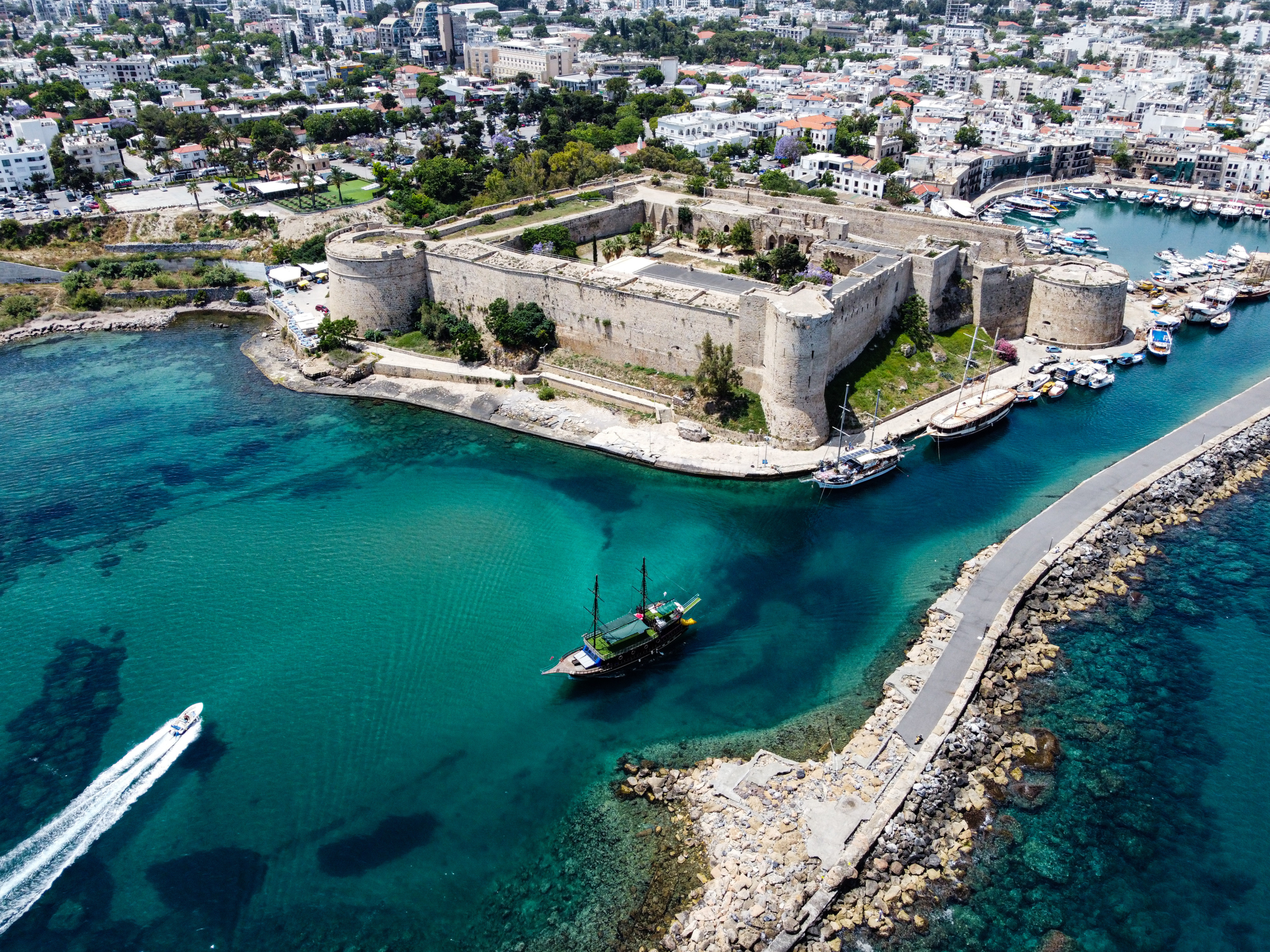 Un ferry avec 267 personnes fait naufrage au large des côtes de la partie nord de Chypre, plusieurs morts selon les autorités