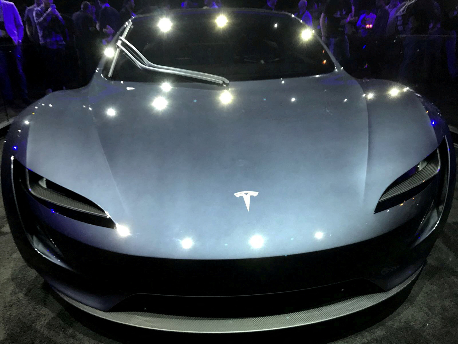 Après un «échange» avec Elon Musk, la France autorise les «essais sur route» de la conduite autonome supervisée de Tesla thumbnail