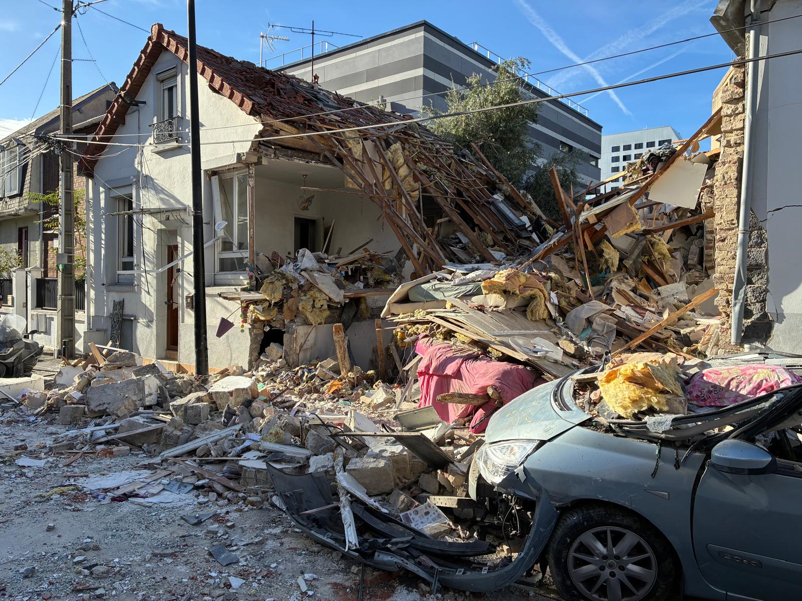 Aubervilliers : un enfant de deux ans mort et sept personnes blessées dans une explosion après une fuite de gaz