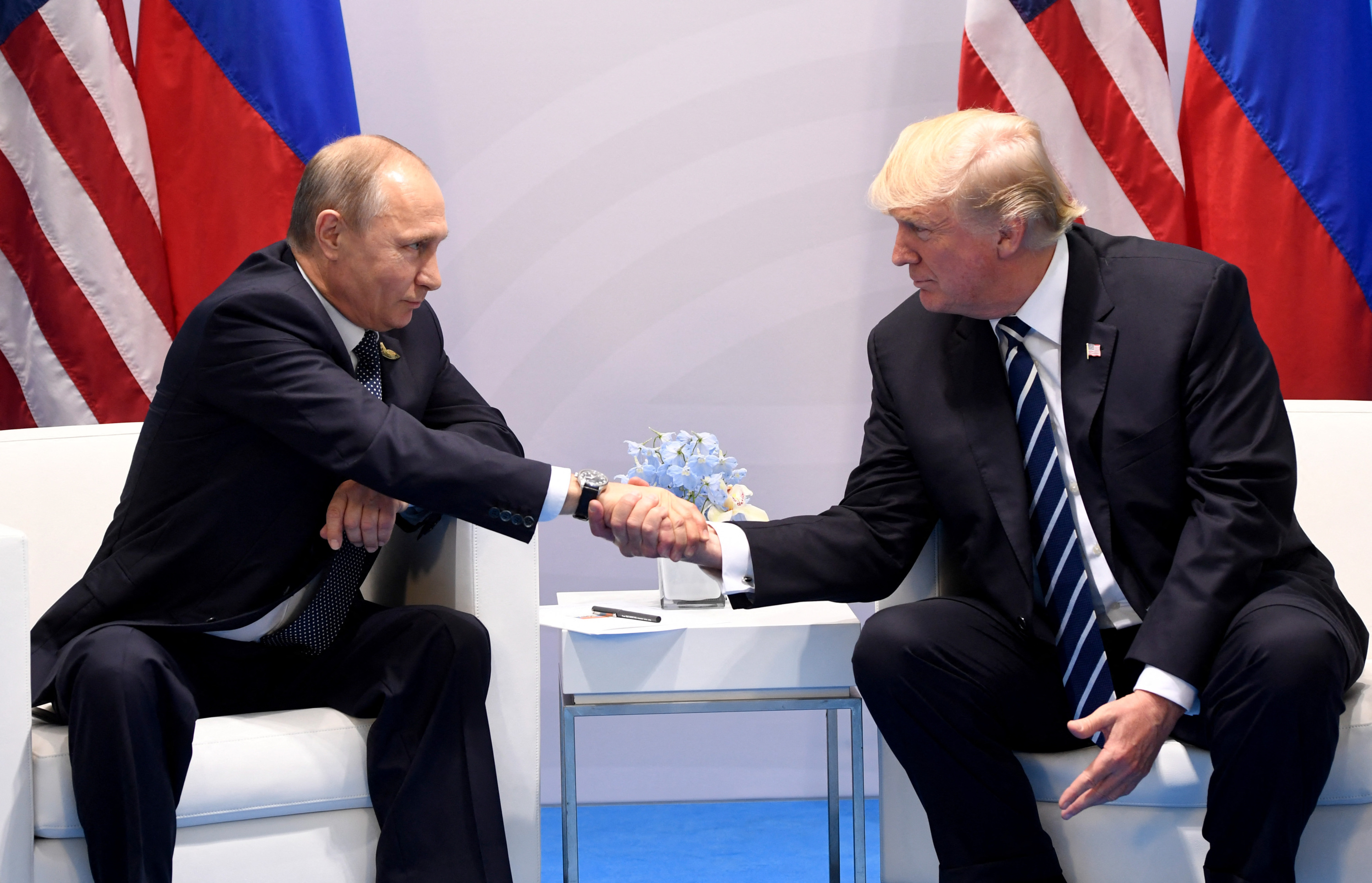 Guerre en Ukraine : Vladimir Poutine et Donald Trump ont échangé par téléphone après la visite des émissaires américains 缩略图