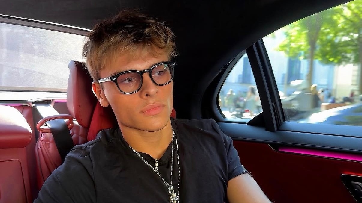 Cameron Smet, le fils de David Hallyday, affiche ses muscles après une séance de sport