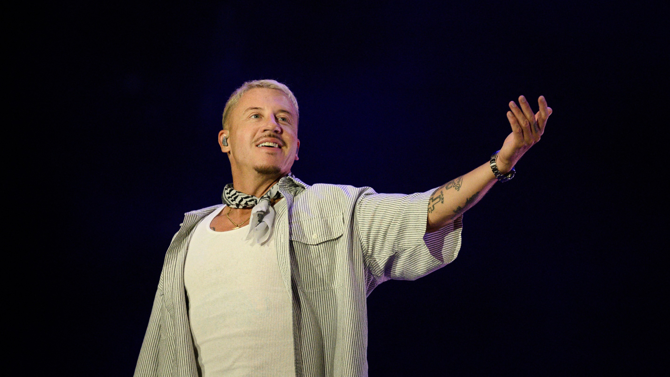 Après son éviction de la tournée d’Ed Sheeran, Macklemore promet d’offrir son cachet à des associations œuvrant en Palestine