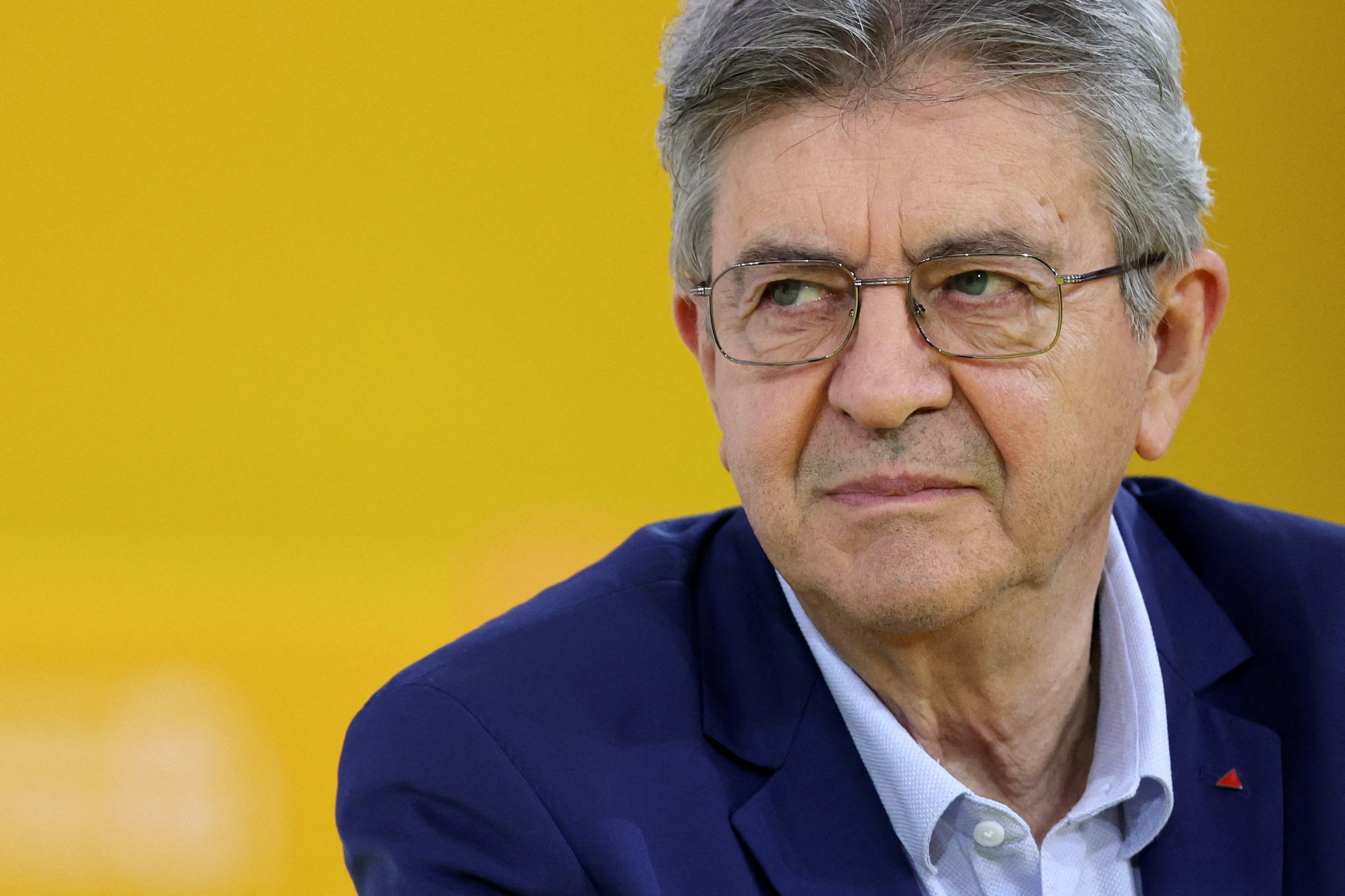«Si la base est frappée, que ferons-nous ?» : Mélenchon réclame un vote du Parlement après l’annonce de l’envoi de militaires en Arabie saoudite