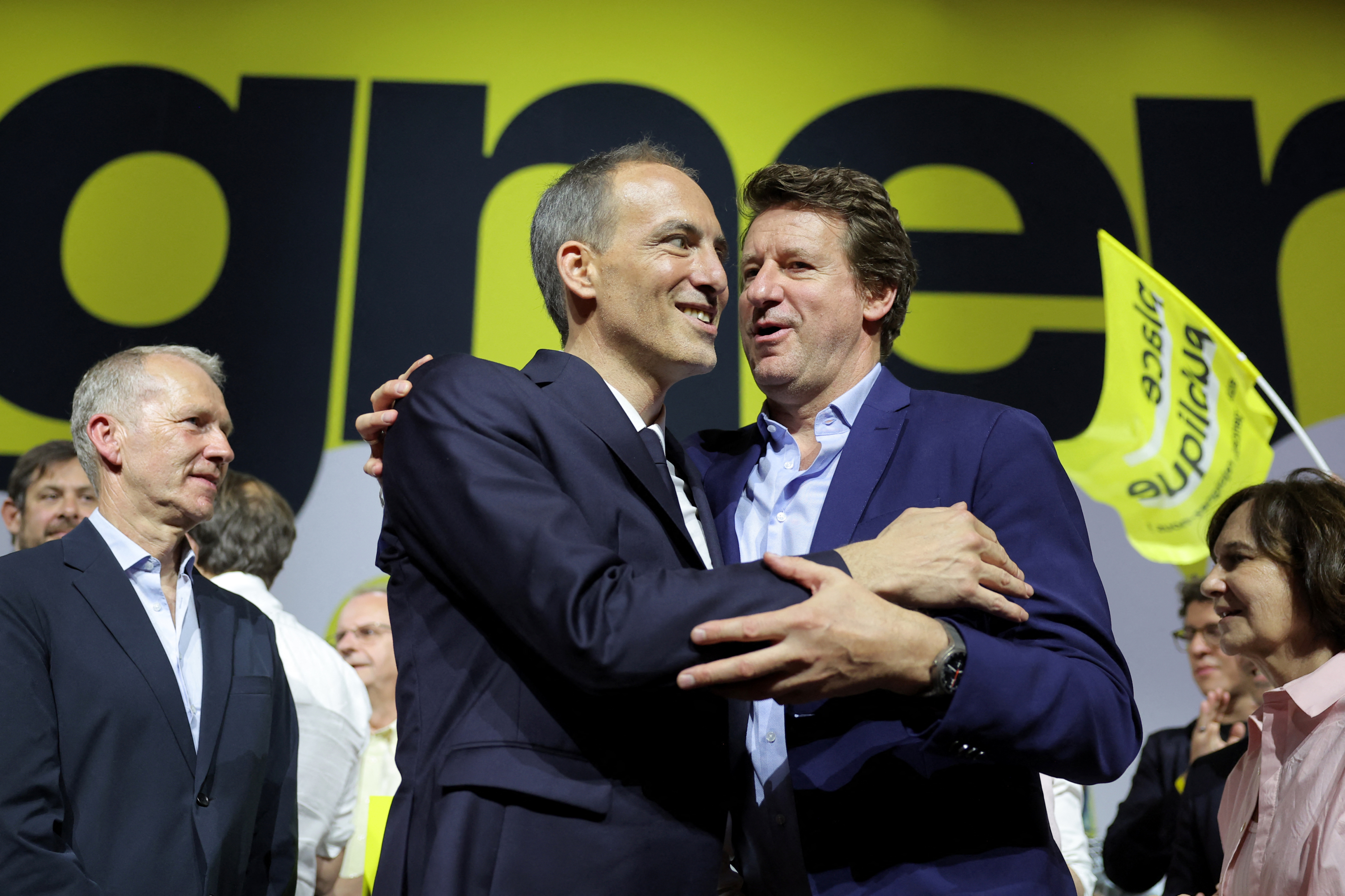 Présidentielle 2027 : Yannick Jadot suspendu temporairement des Écologistes pour son soutien à Raphaël Glucksmann