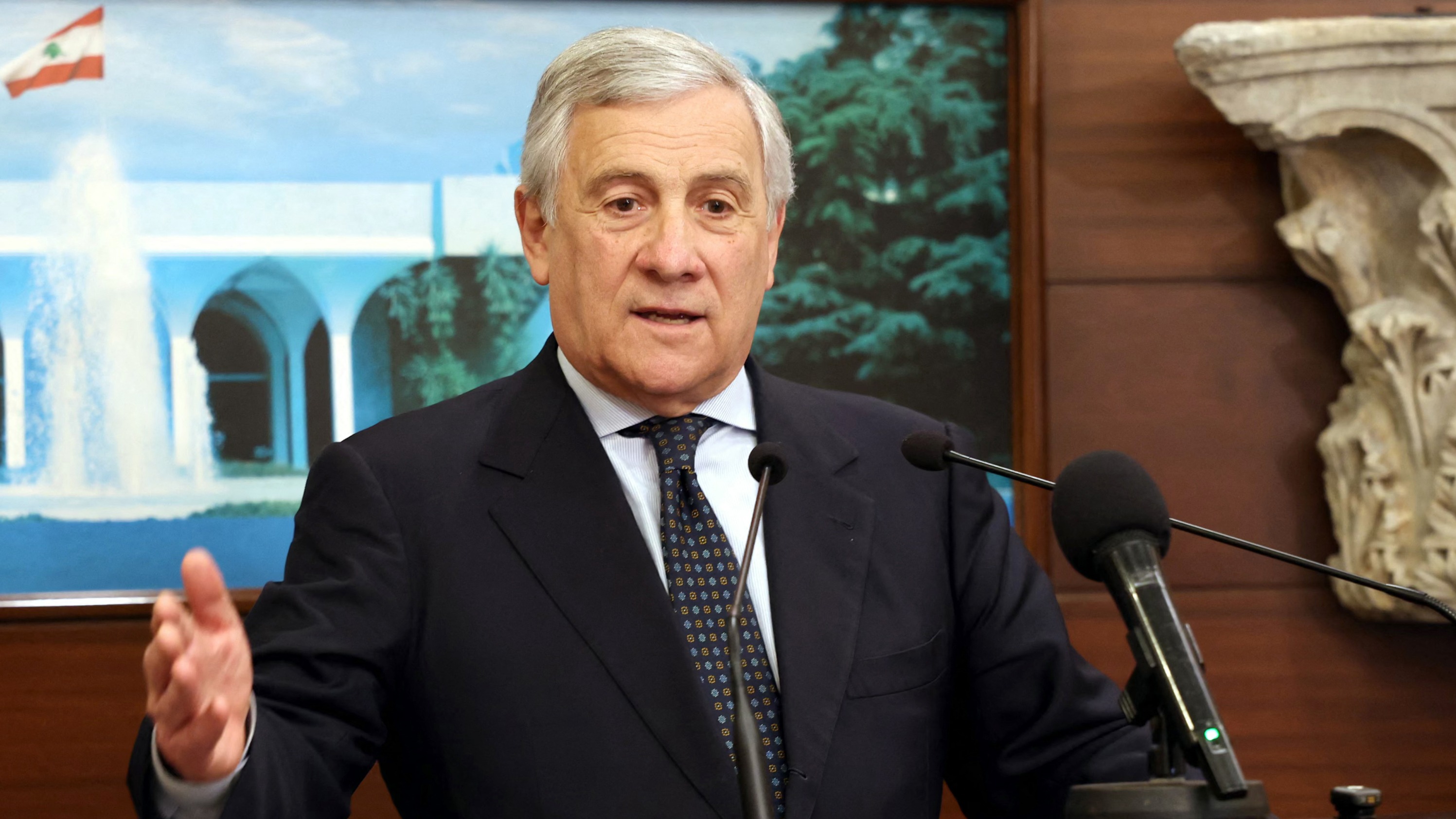 Des «jupes plus longues» : le chef de la diplomatie italienne conspué en ligne pour ses propos jugés sexistes