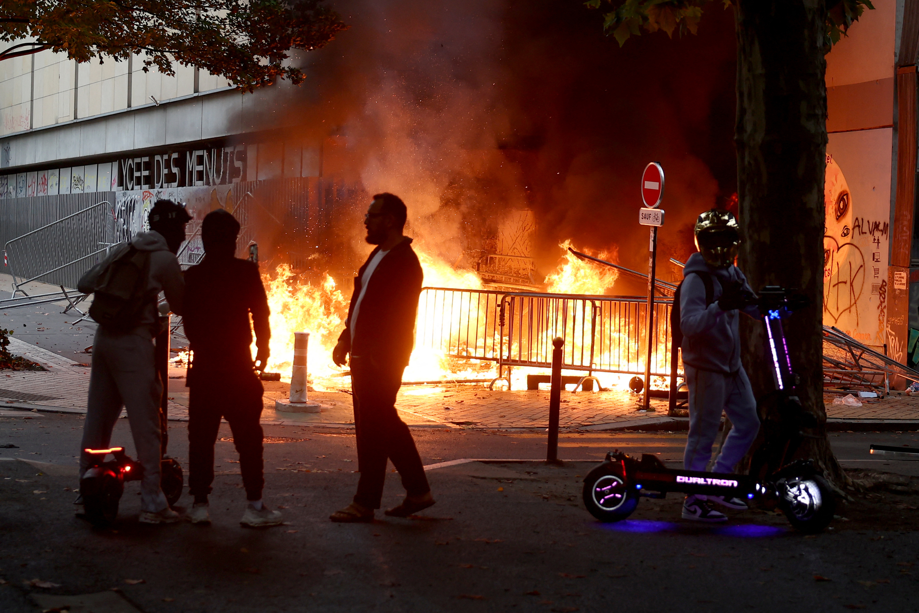 French high school protests escalate as crisis unit meets over widespread blockades
