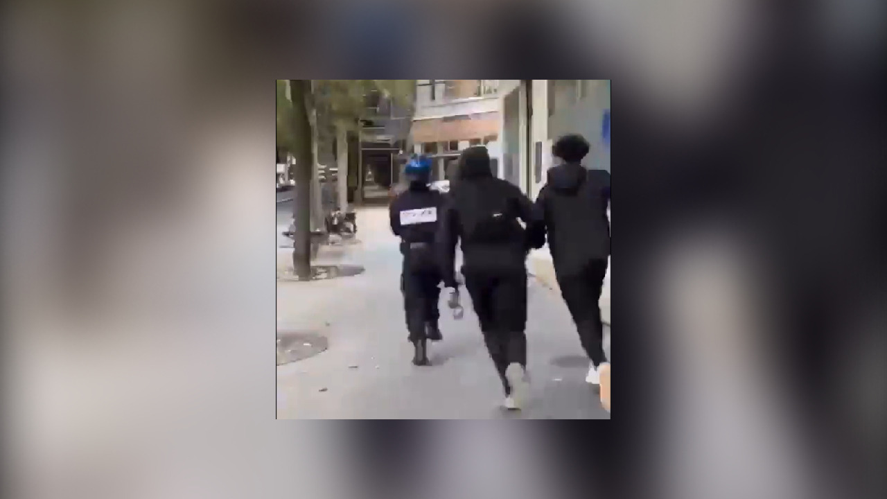 «Tuez-la !» : une policière agressée à Paris en marge des blocages lycéens