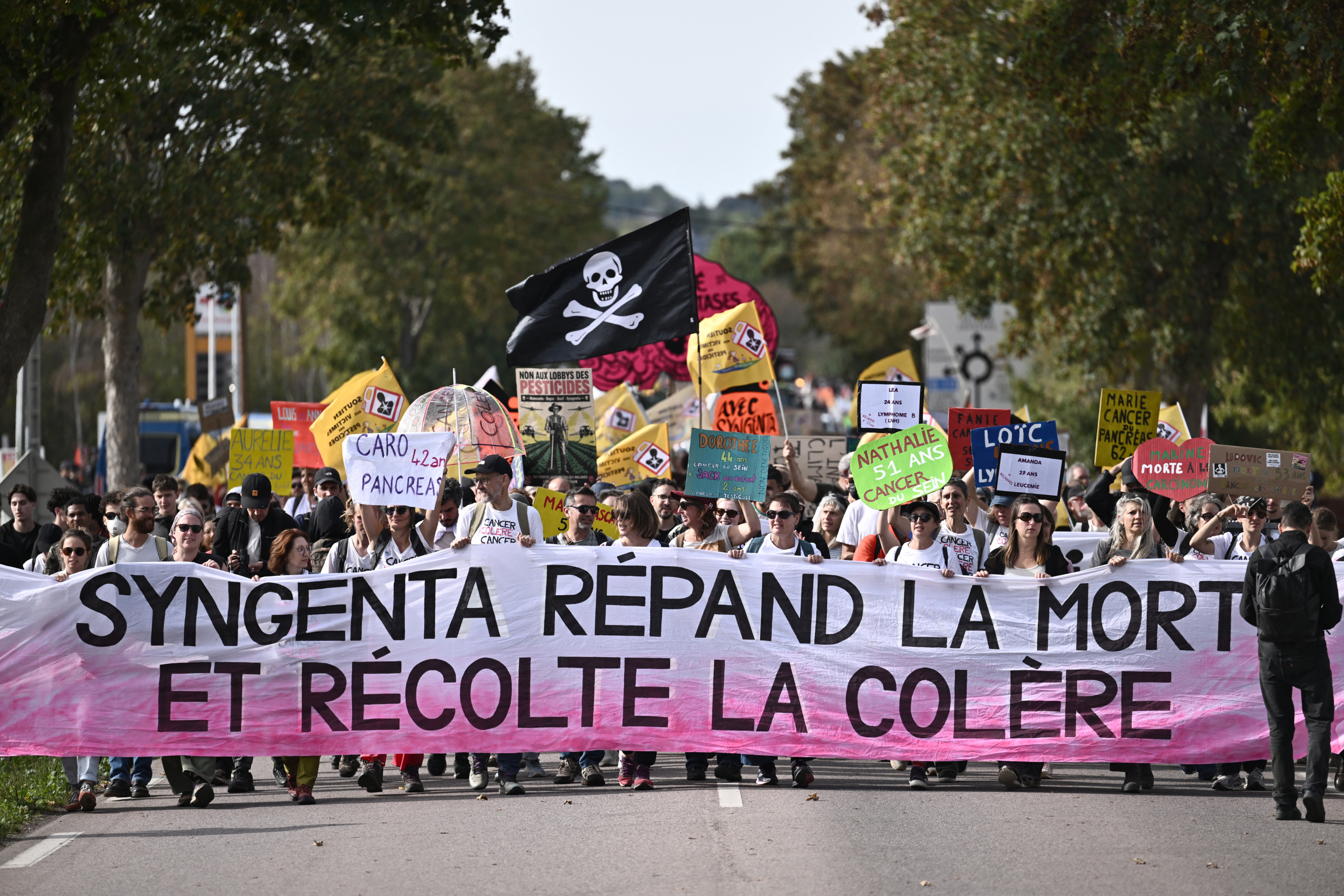 Dans l’Eure, des milliers de personnes manifestent contre l'usage des pesticides