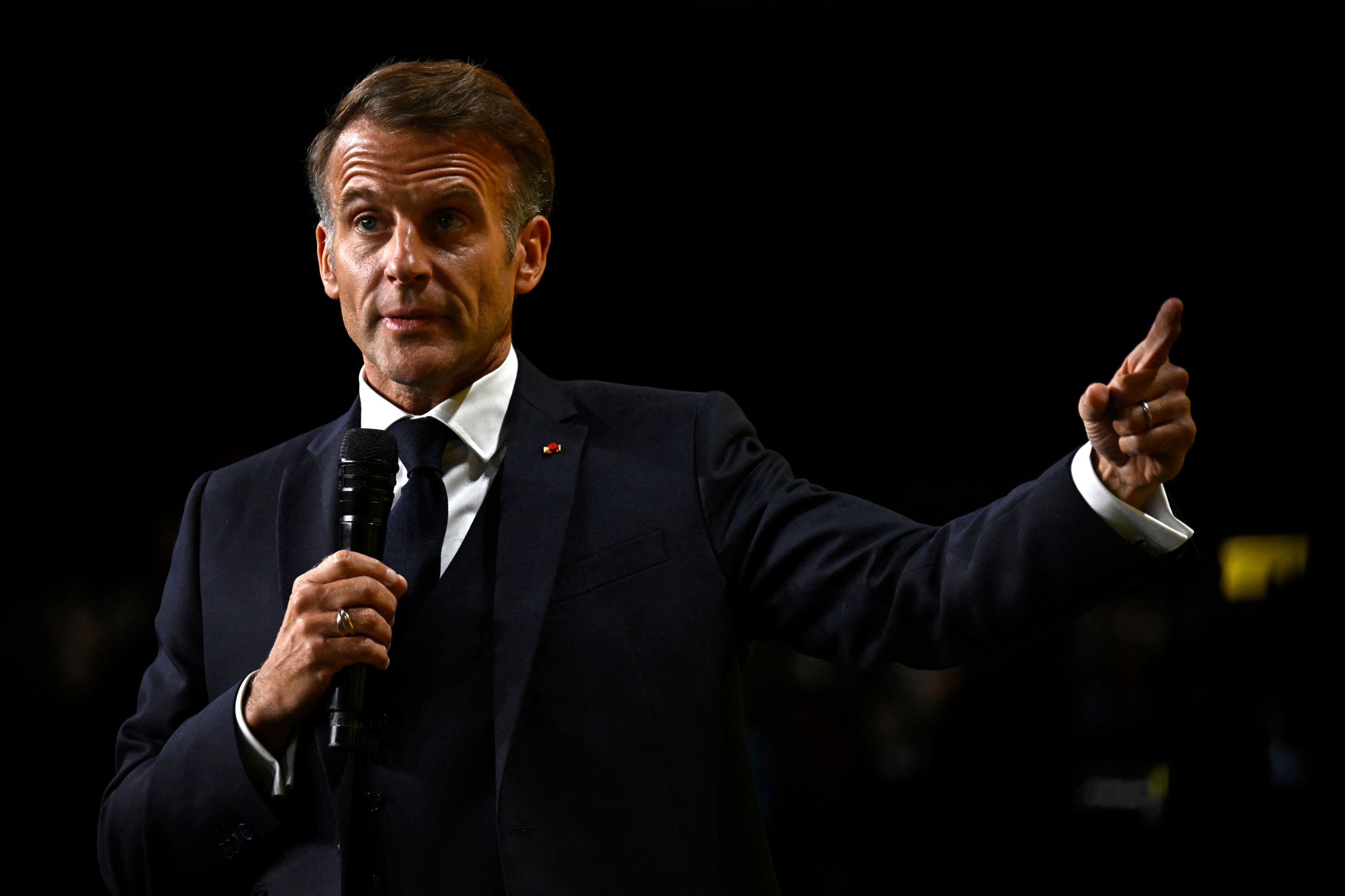 Automobile : Emmanuel Macron annonce un «accord imminent» entre la France et l’Allemagne pour «mieux protéger» l’industrie européenne