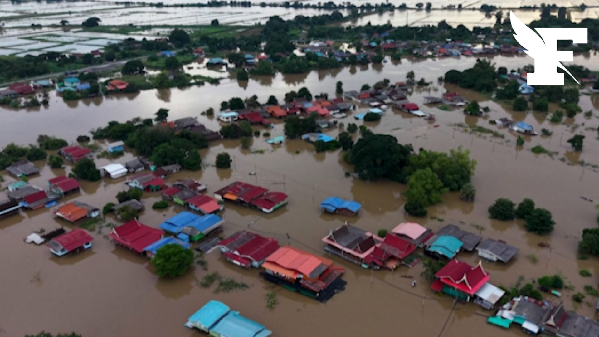 «Notre zone ne peut plus faire face à autant d’eau» : en Thaïlande, des villages inondés volontairement pour protéger Bangkok