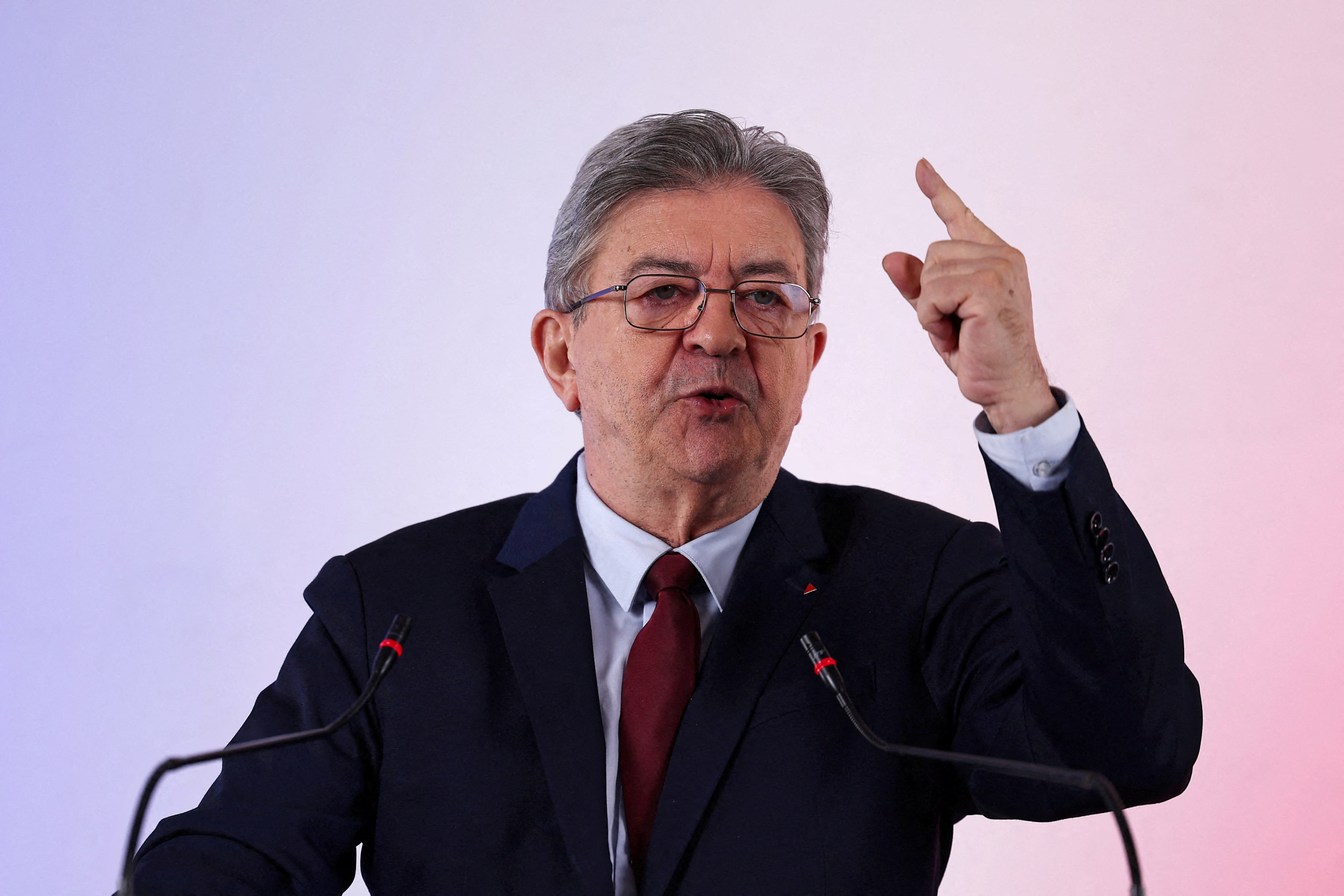 Mélenchon promet de « pourrir » la réunion de Lecornu à Matignon sur les violences