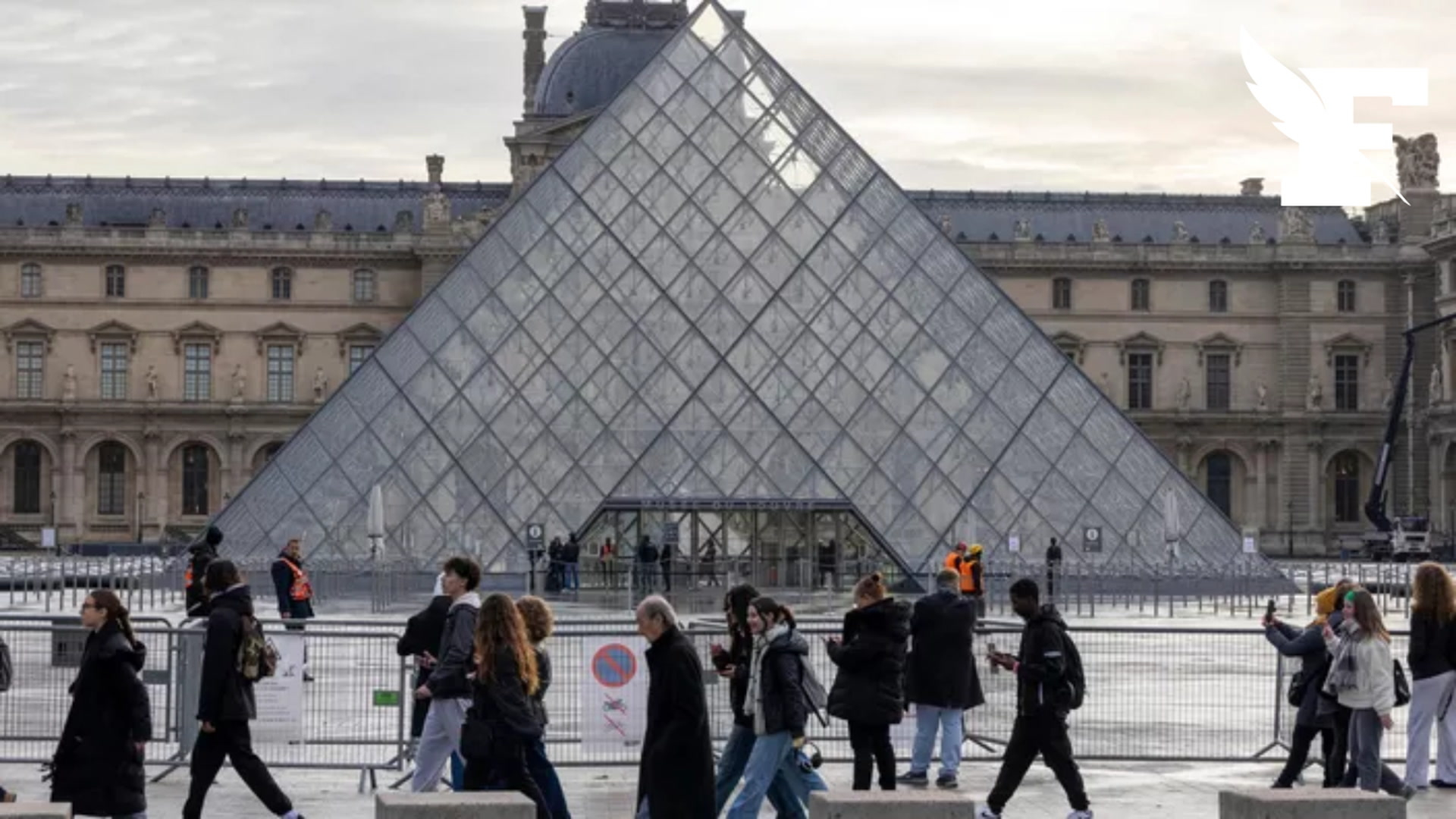 Cambriolage du musée du Louvre : un membre présumé du commando voit sa demande de remise en liberté refusée 縮圖