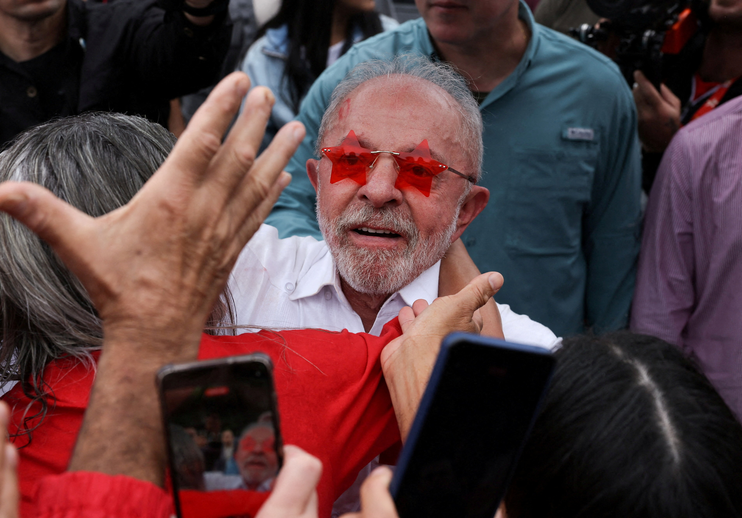 «Des électeurs sont empêchés de voter», faute de bus dans plusieurs villes du Brésil, dénonce Lula