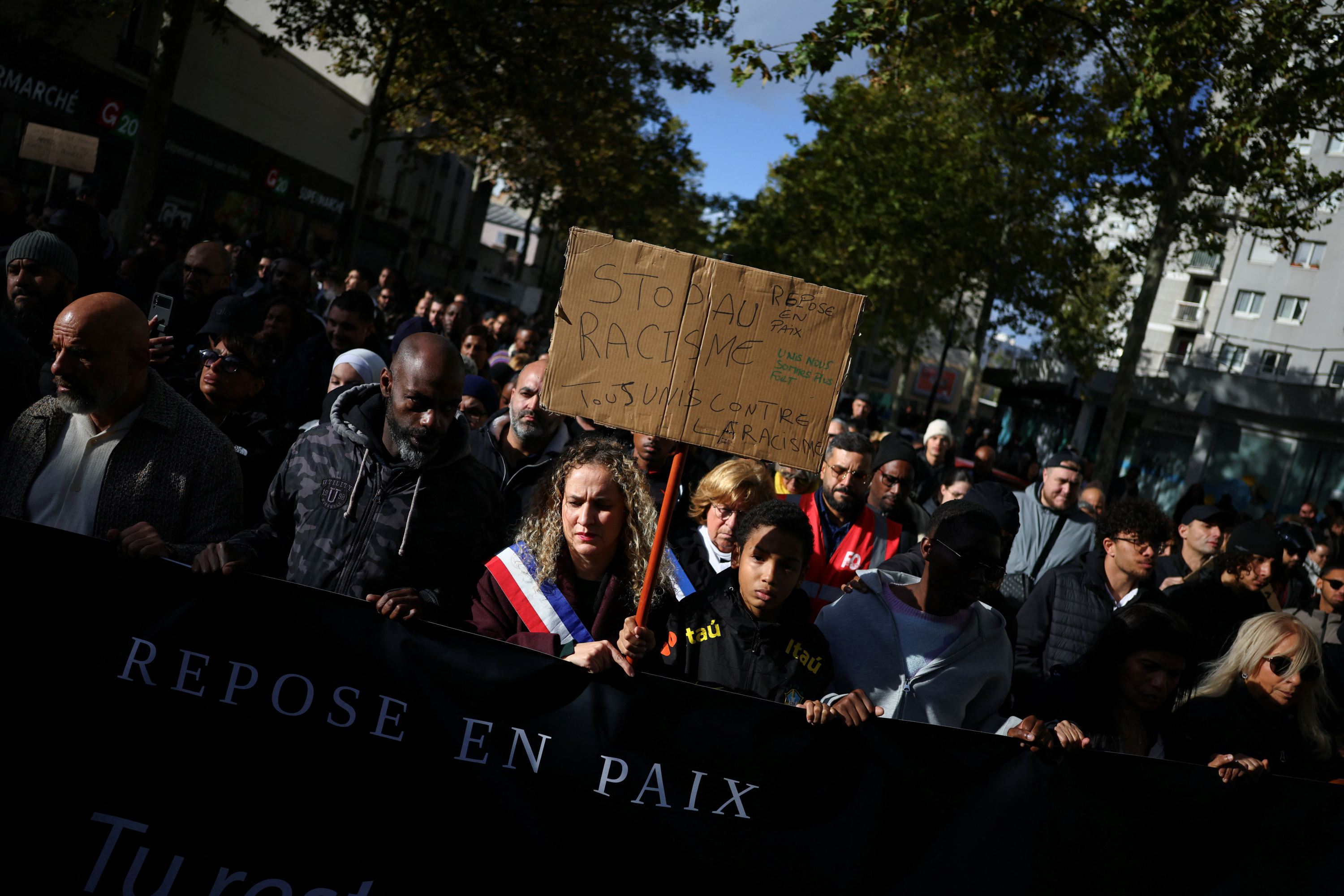 Attaque terroriste dans les Yvelines : des rassemblements lundi dans plusieurs villes, dont Paris