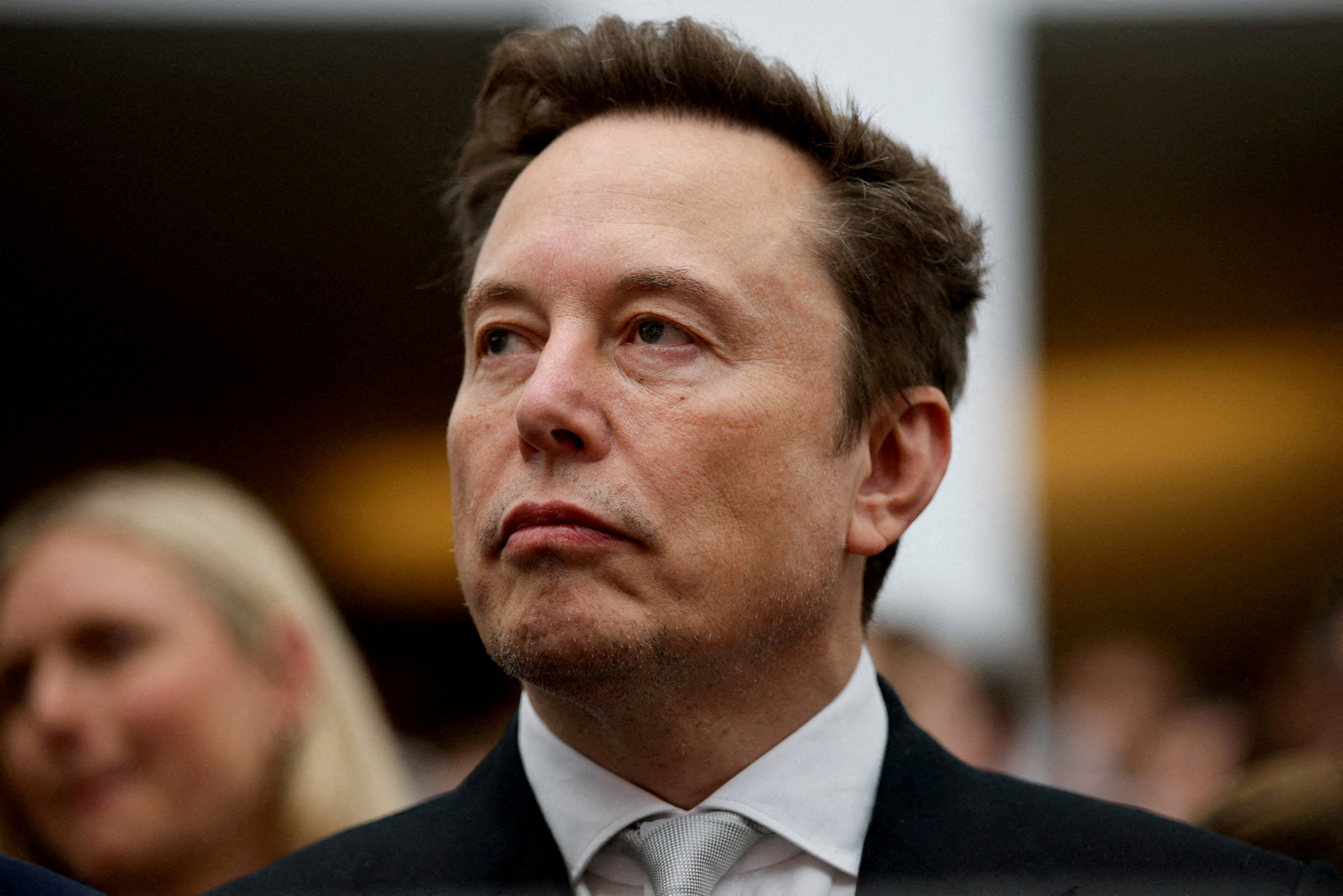 Elon Musk accuse l'Ukraine de violer les conditions d'utilisation de Starlink