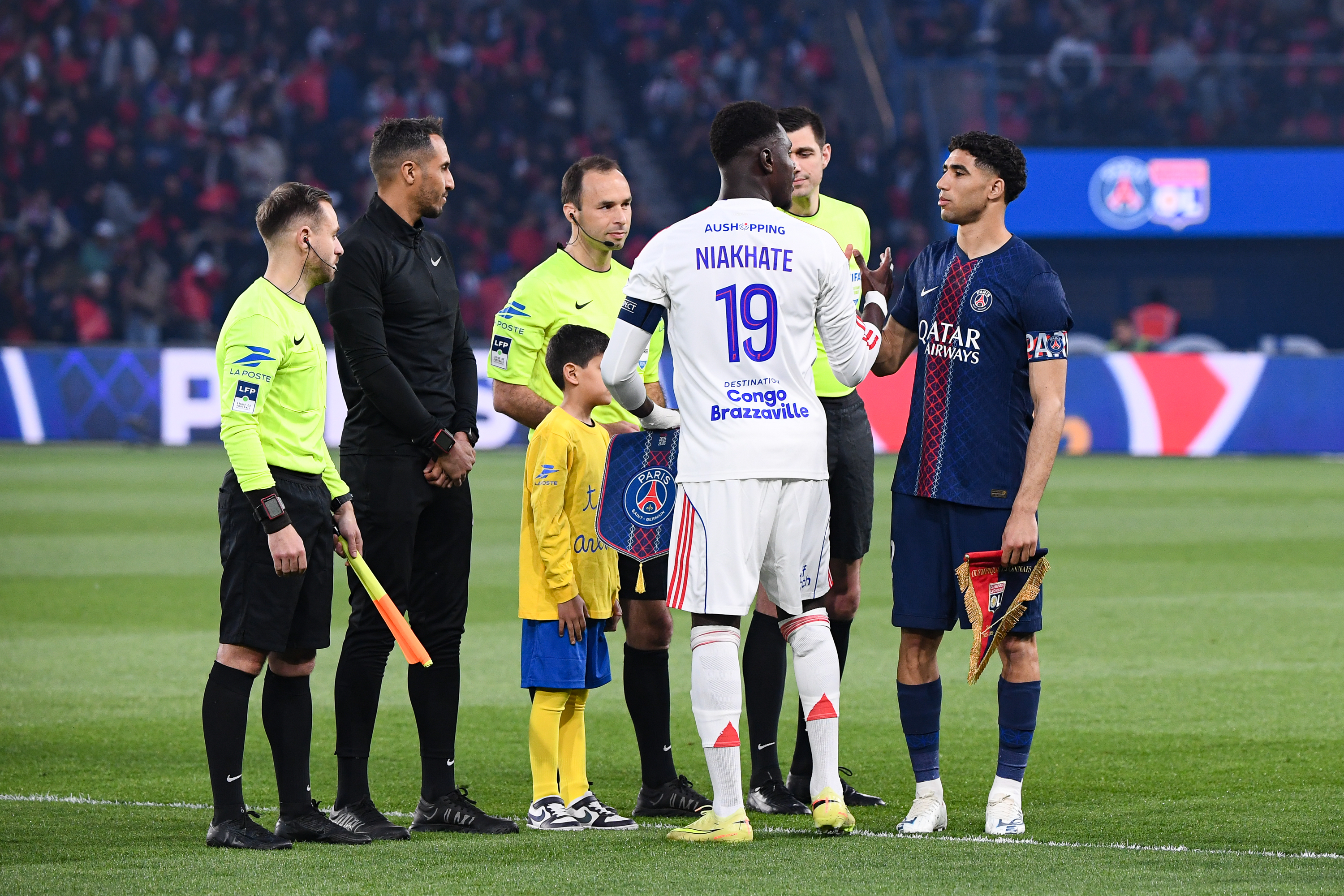Ligue 1 : PSG-OL, duel pour le trône… à l’ombre du Ballon d’or miniatura