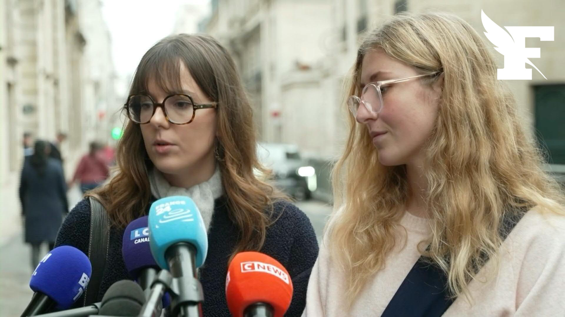 «On a été contacté hier sur Instagram» : à Matignon, des influenceurs consultés en avant-première sur les mesures pour les jeunes サムネイル