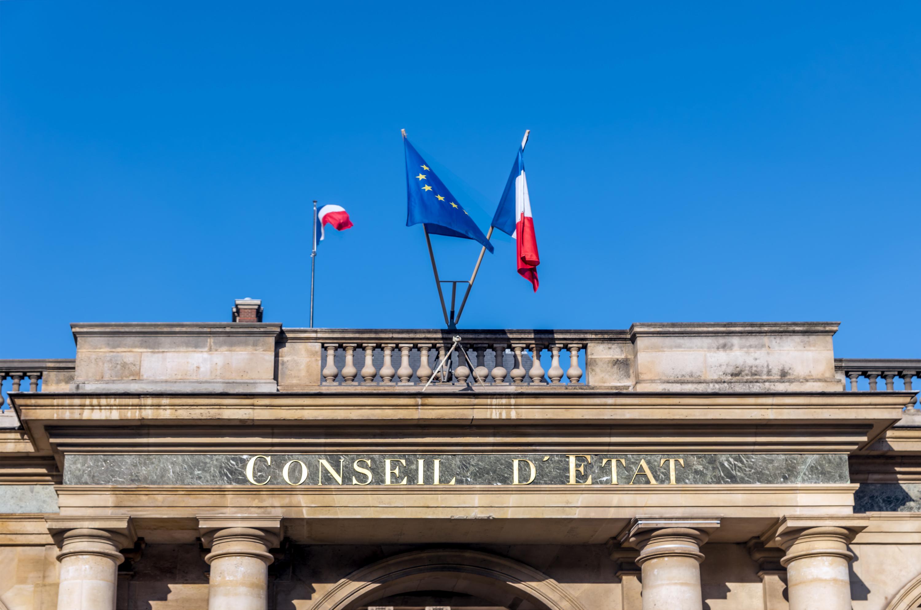 Cases «Monsieur» ou «Madame» : des associations contestent leur usage devant le Conseil d’État 缩略图
