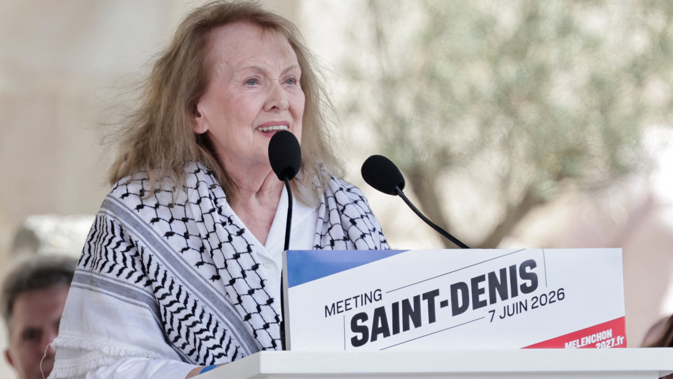 Manifestations : Annie Ernaux dénonce un « pays vieillissant » à la «méthode fasciste » face aux lycéens et aux gilets jaunes 缩略图