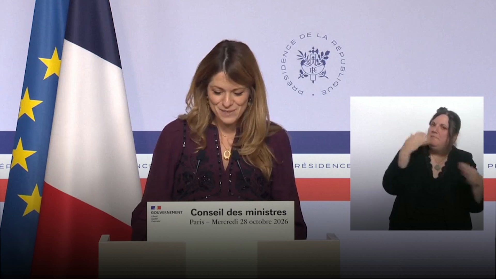 Attentat raciste de Trappes: Emmanuel Macron «inquiet» du «peu de compassion», un hommage national sera organisé