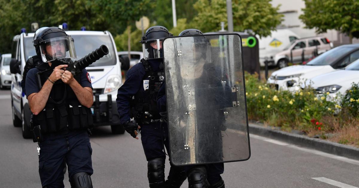 «Ce n’est pas le moment de désarmer la police, Monsieur Mélenchon!»