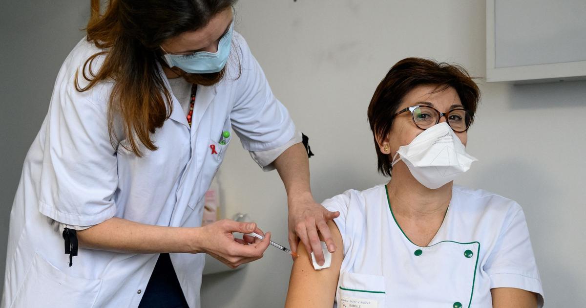 Covid-19: Pour La Vaccination, Les Soignants N’ont Plus Le Choix