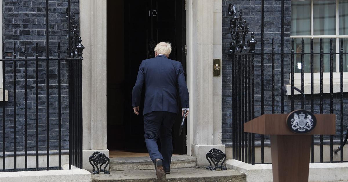 Правительство ушло в отставку 2020 в рф. Почему ушли в отставку. Государственные служащие. Мамин вице-губернатор челябинск. Приколы про правительство.