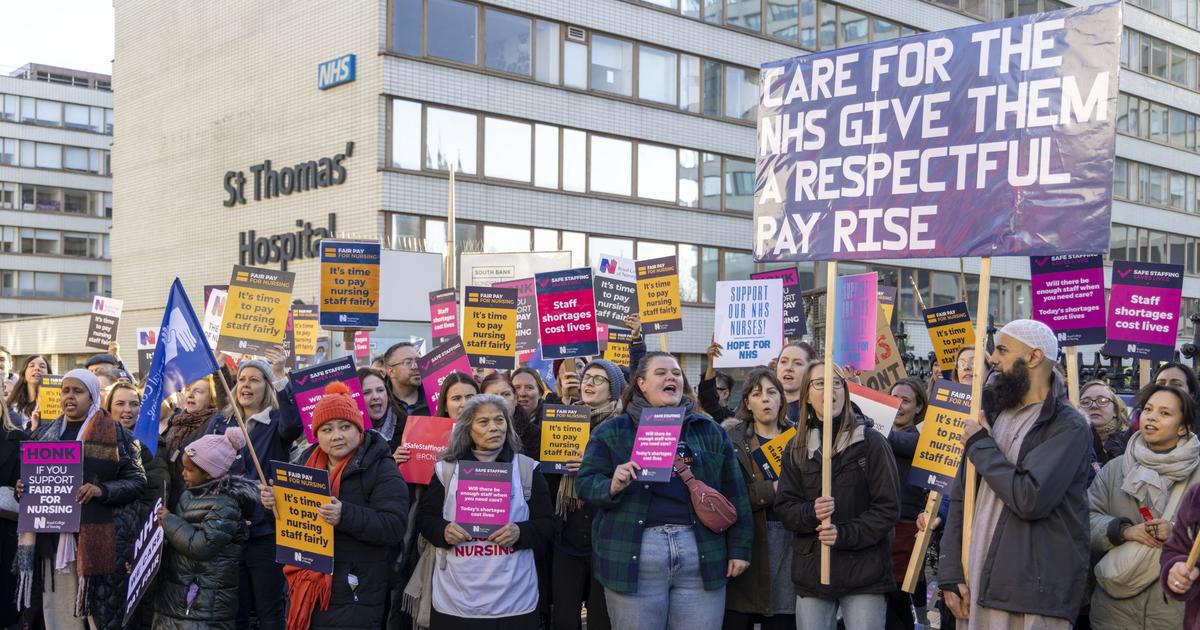 Le RoyaumeUni s’enfonce dans le chaos avant Noël
