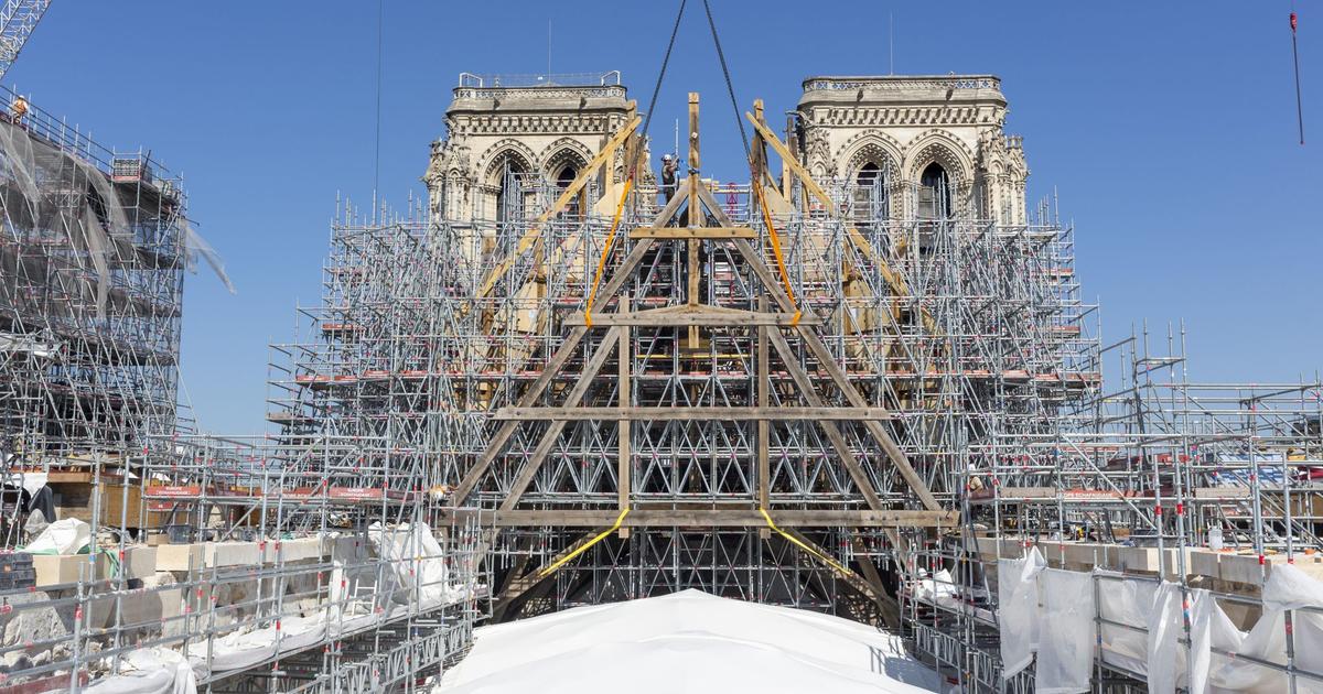 Three Farms Arrive at Notre-Dame: Construction of the Future Spire Begins