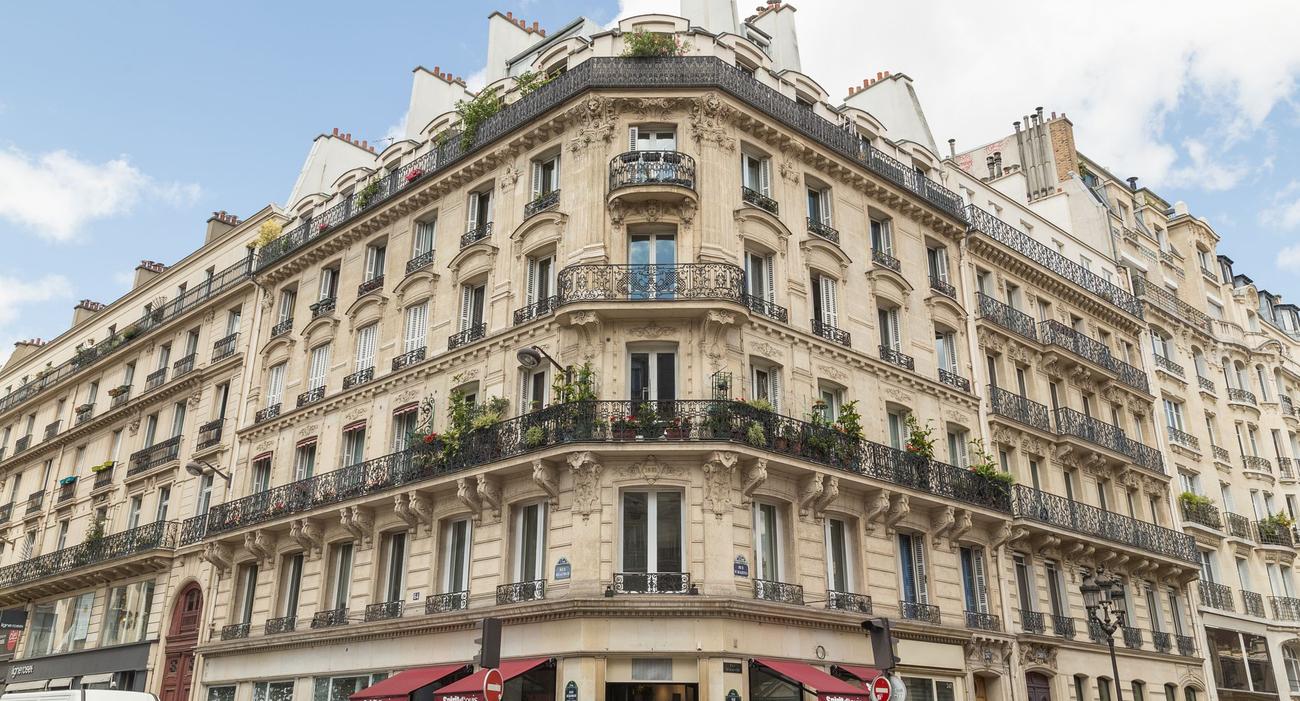 Les prix immobiliers à Paris s’élèvent en moyenne à 8450 euros par m² mais selon les avant-contrats ils pourraient 8800 euros le m² en juillet, soit une hausse de 7% sur un an.