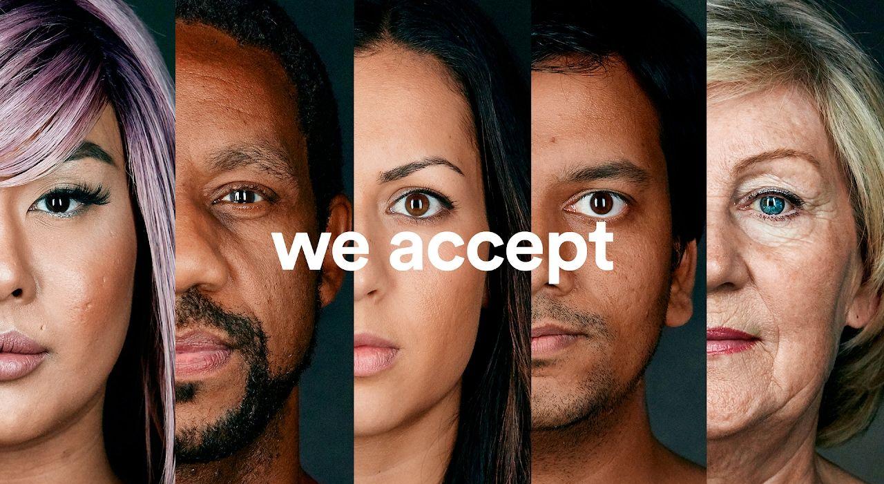 La firme américaine s’engage en faveur de la diversité et l’accueil des réfugiés avec son slogan «We accept» ©Airbnb