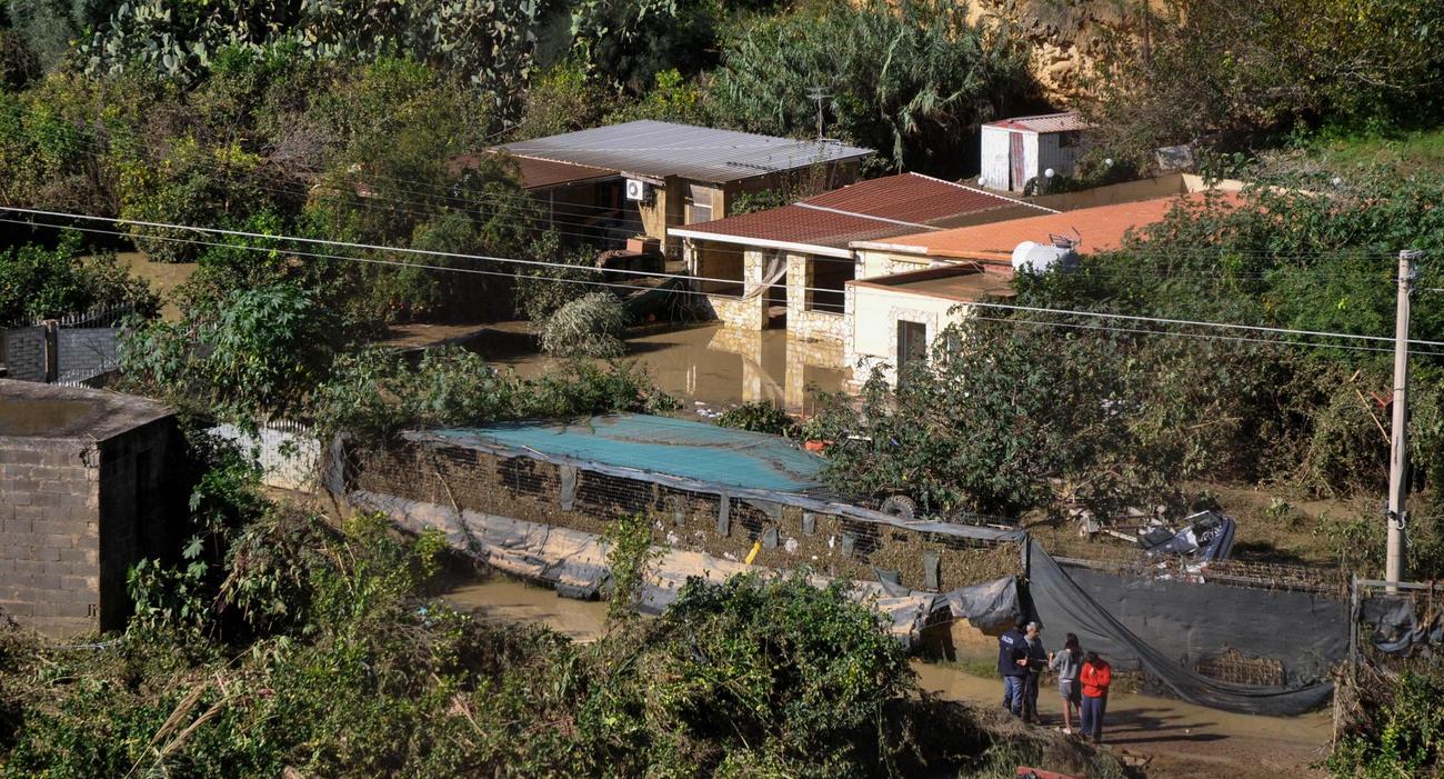 C’est dans cette maison, en Sicile, que neuf personnes ont perdu la vie après que l’eau et la boue ont submergé leur logement