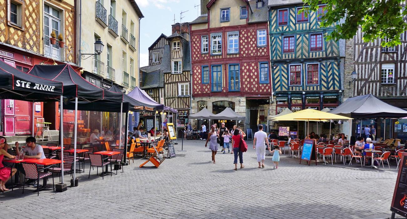 Un quartier médiéval à Rennes, l’une des villes où il fait bon investir.