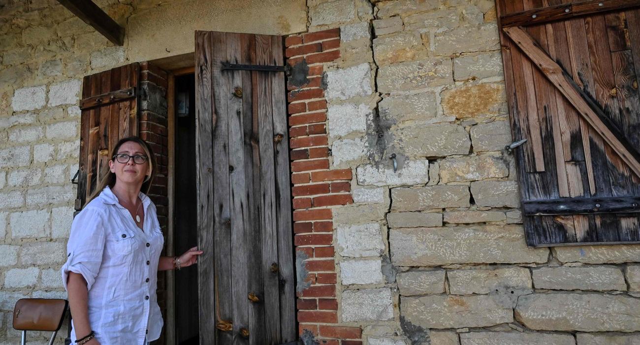 Une habitante de Savigny-en-Revermont (Saône-et-Loire) déplore la dégradation de sa maison
