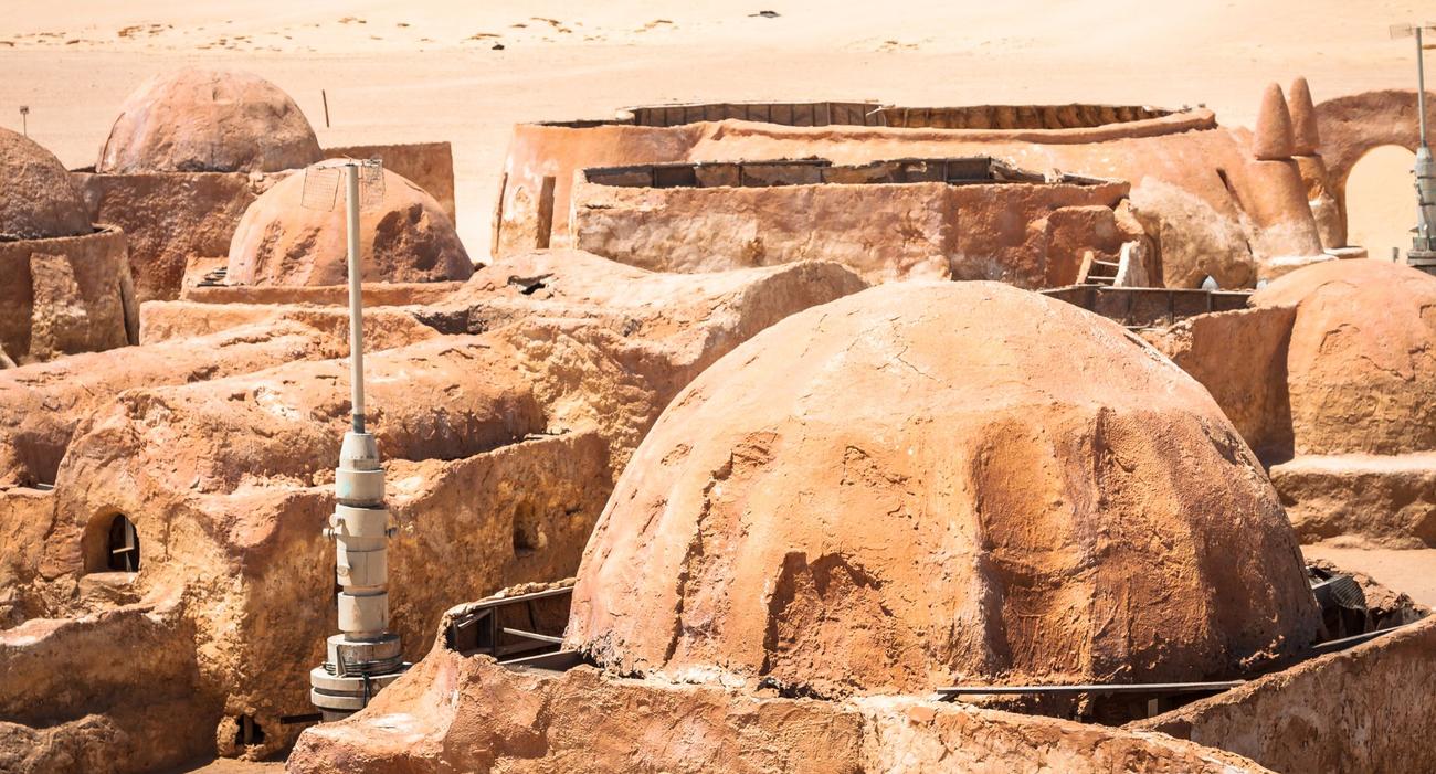 Les logements s’inspirent des petites maisons rondes de la planète Tatooine dans la saga Star Wars