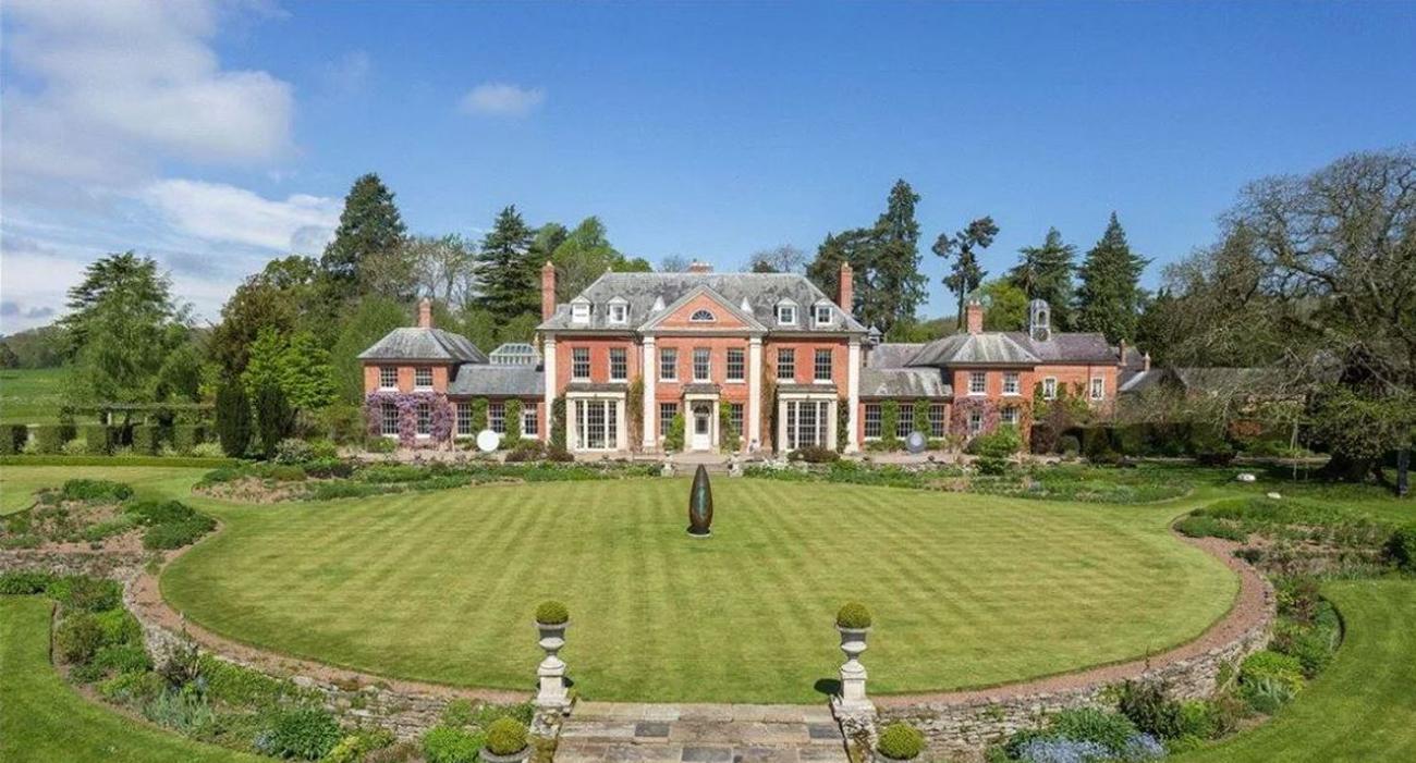 Ce manoir dans le Hereford est affiché à 10 millions de livres (11 millions d’euros). Actuellement ces grandes propriétés rurales de luxe ont la cote au Royaume-Uni.