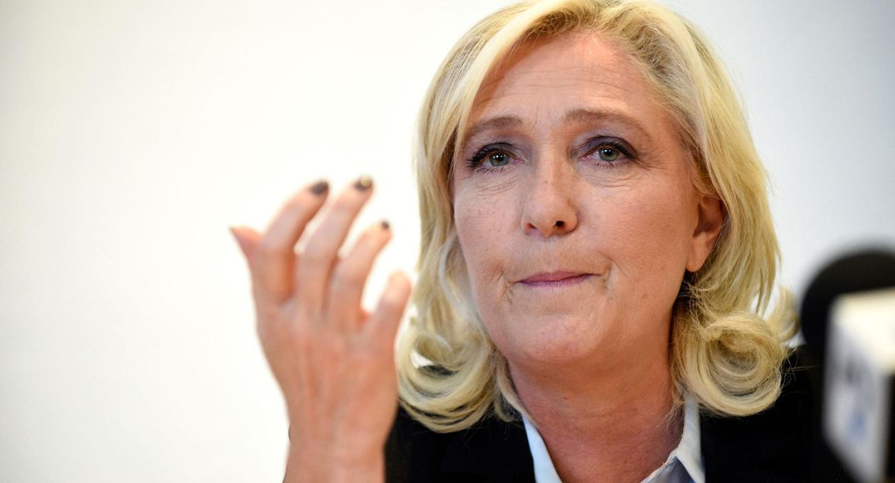 Marine Le Pen compte appliquer au logement social la priorité nationale