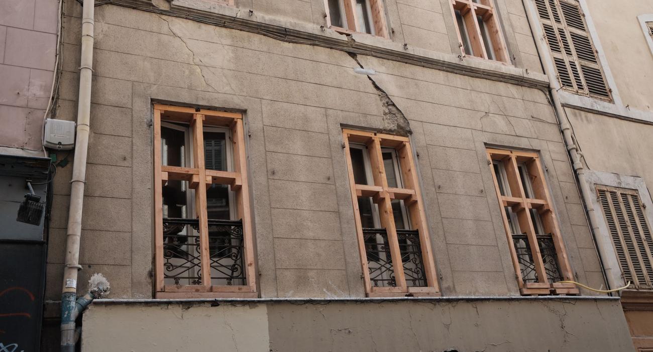 En novembre 2018, la mairie avait signé un arrêté de fermeture de l’hôtel meublé. (Photo d’illustration d’un immeuble rue d’Aubagne à Marseille)