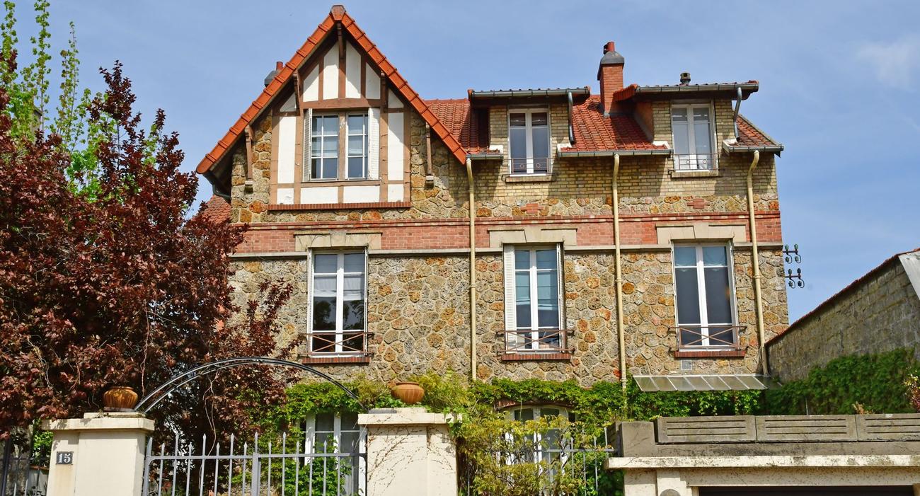 Malgré l’accalmie immobilière en Île-de-France, certains départements tirent leur épingle du jeu comme les Yvelines (ici une maison à Saint-Germain-en-Laye).