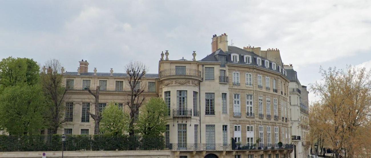 L’hôtel de Lambert est installé en bordure de l’île Saint-Louis (Paris 4e).