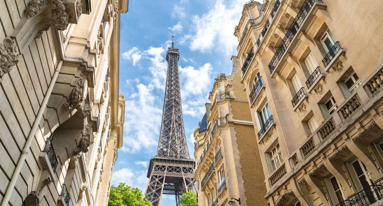 Sans terrasse ou balcon, et s’il y a le moindre défaut, les appartements parisiens peinent à se vendre au prix.