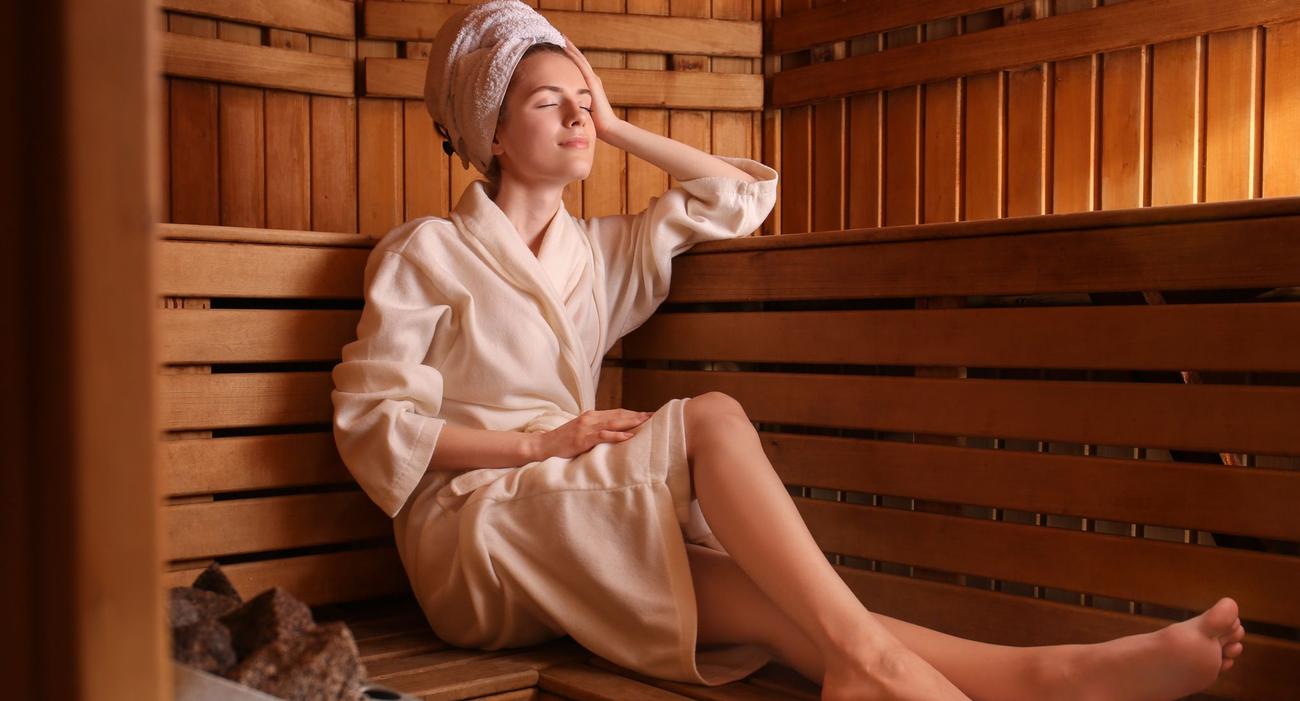 Les annonceurs proposant un logement équipé d’un sauna peuvent augmenter leurs prix de 83,83 € par personne dans la capitale.
