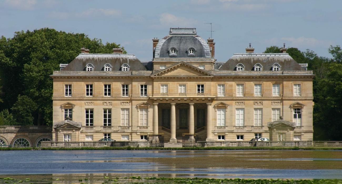 Le château a notamment compté parmi ses hôtes illustres l’écrivain François-René de Chateaubriand ainsi que le critique littéraire Sainte-Beuve.