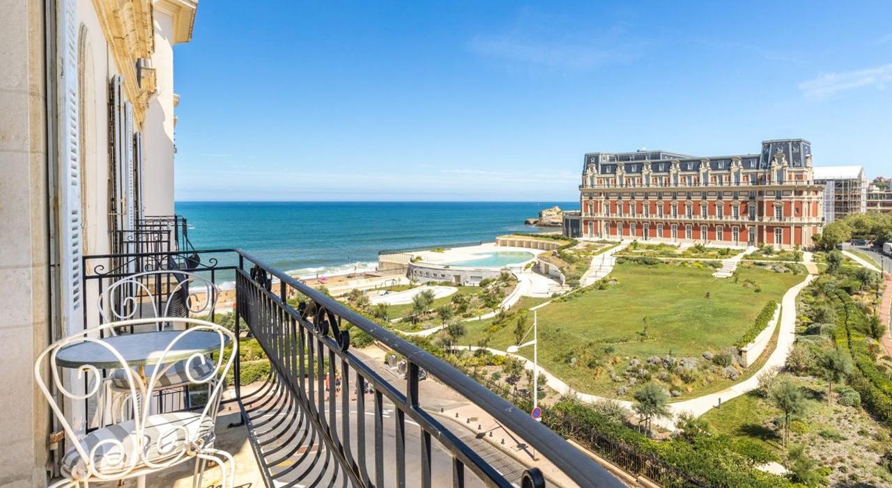 À Biarritz, cet appartement de 94 m², face à l’Hôtel du Palais et à la grande Plage, a été vendu 1,2 million d’euros.