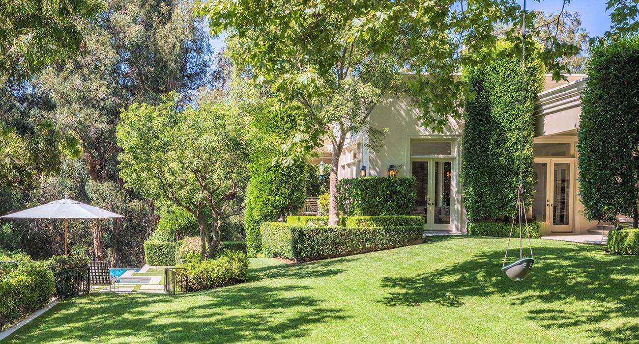 La star avait mis en vente sa villa de Beverly Hills l’an dernier pour financer son achat.