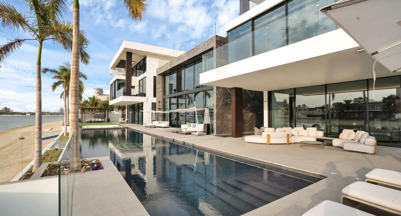Cette villa de 2616 m² à Dubaï est à vendre 230 millions de dirhams des Émirats arabes unis, soit 57,5 millions d’euros.