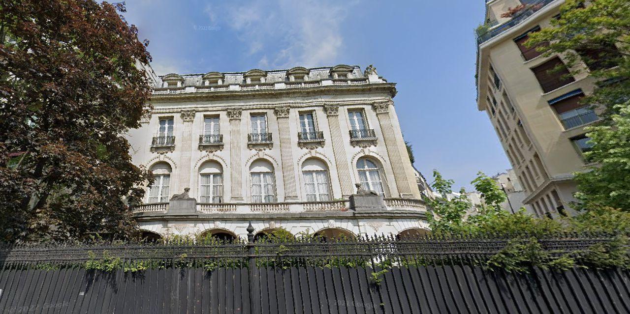 Un milliardaire vend le palais Montmorency à moitié prix