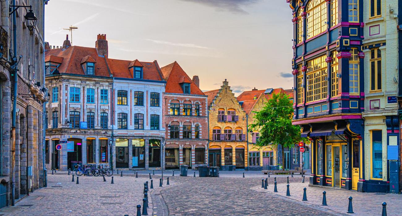 À Lille, la pression grimpe autour des locations de type Airbnb.