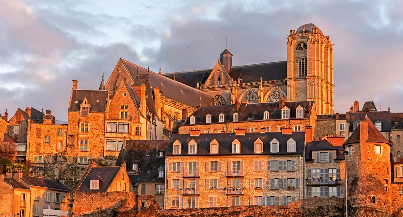 C’est la ville du Mans qui offre le plus de locations Airbnb en région Pays de la Loire.